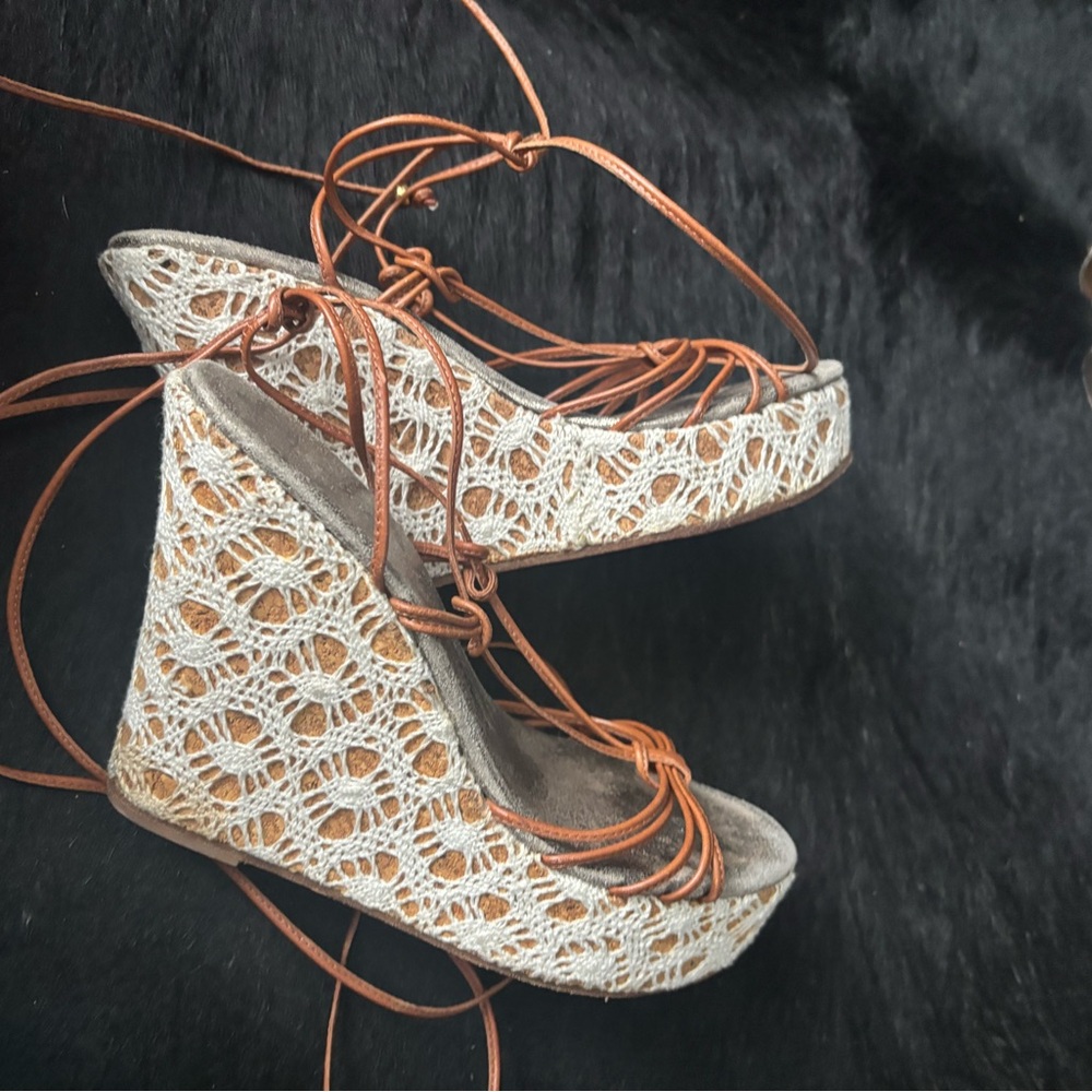 Juicy Couture Cream Lace Platform Wedges with Tan Straps